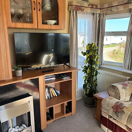 Cosy Two Bedroom Lodge On Seven Bays Holiday Park Near Padstow * Saint Merryn