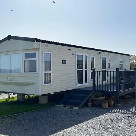 Cosy Two Bedroom Lodge On Seven Bays Holiday Park Near Padstow Saint Merryn